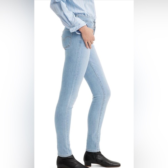 NWOT Levi's Women's 311 Shaping Skinny Jeans SZ 28 Light Blue - Picture 2 of 5